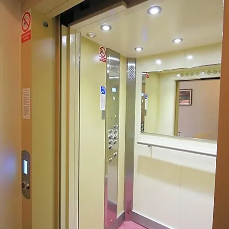Lc - Hotel